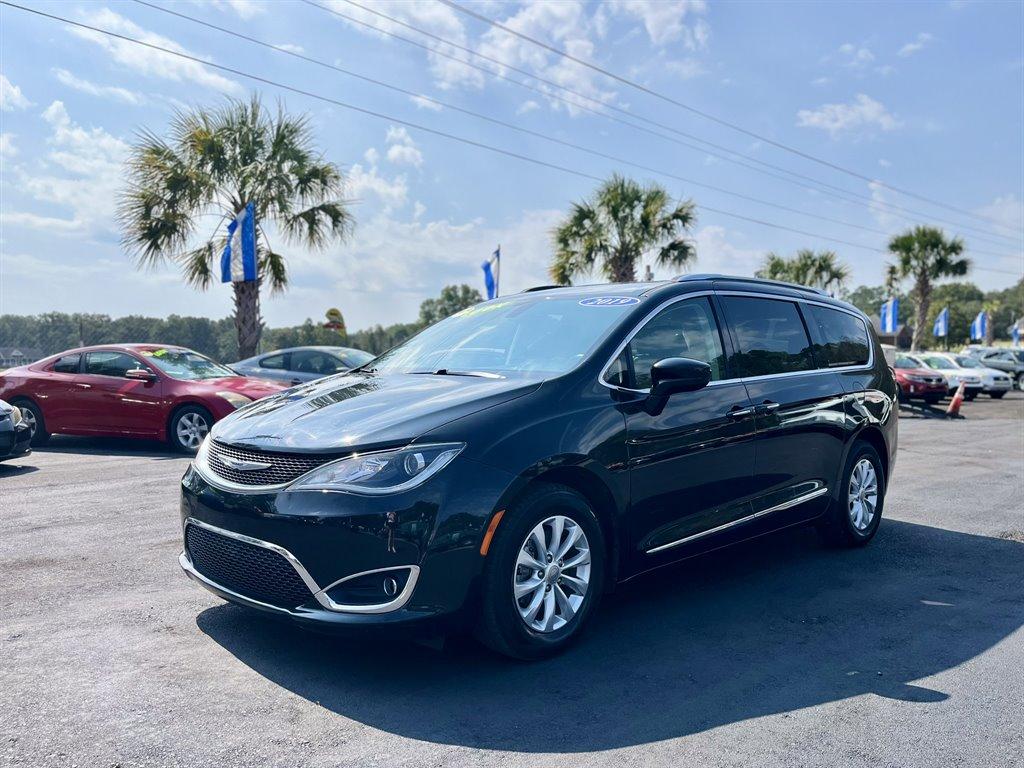 photo of 2019 Chrysler Pacifica 