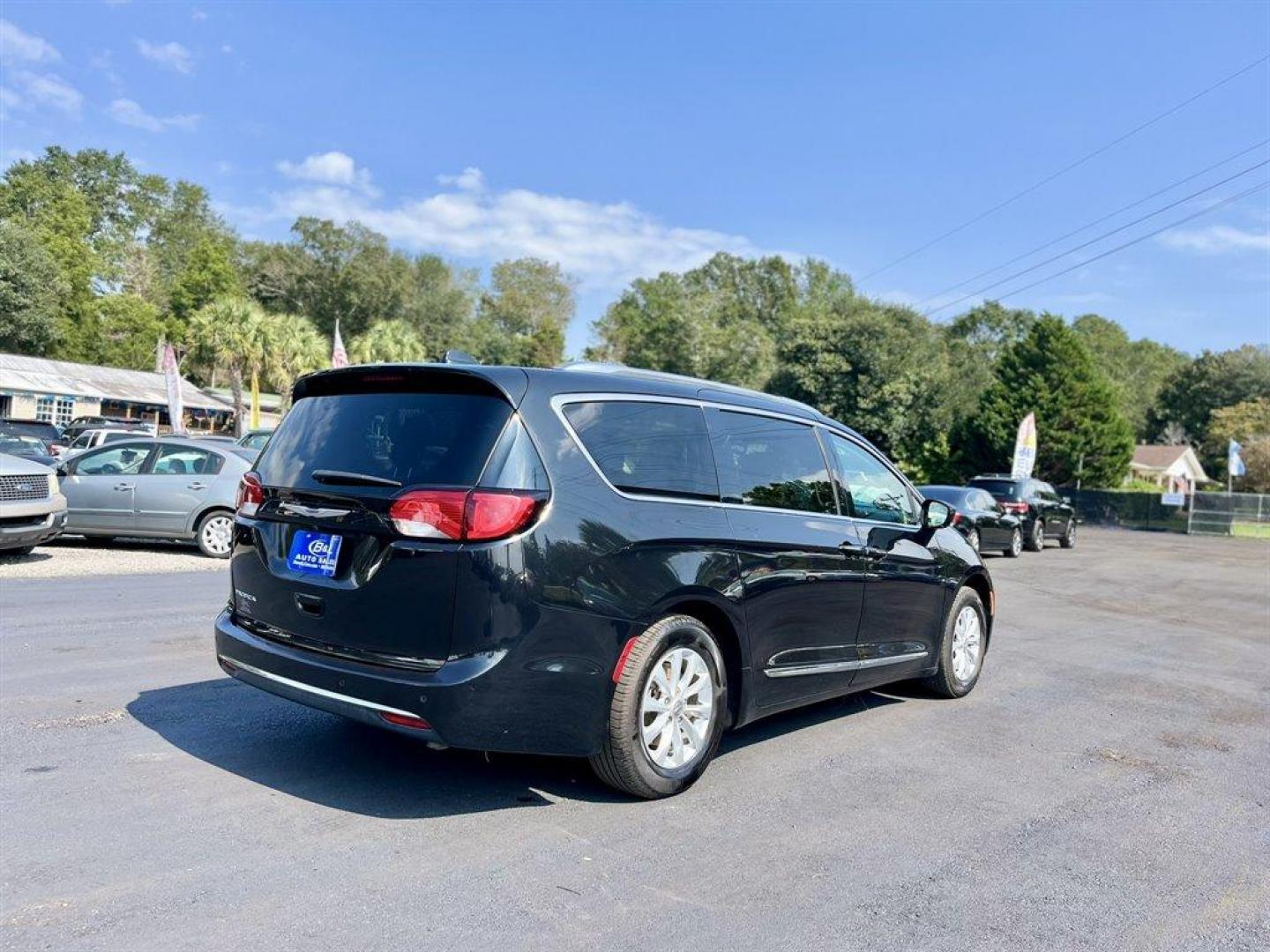 2019 Black /Black Chrysler Pacifica (2C4RC1BG5KR) with an 3.6l V6 MPI Dohc 3.6l engine, Automatic transmission, located at 745 East Steele Rd., West Columbia, SC, 29170, (803) 755-9148, 33.927212, -81.148483 - Special Internet Price! 2019 Chrysler Pacifica with Bluetooth, AM/FM radio, Cruise control, Backup camera, Push to start, Keyless entry, Leather interior, Third row seating, Powered rear sliding doors, Powered liftgate, Powered windows, Powered door locks, Plus more! - Photo#4