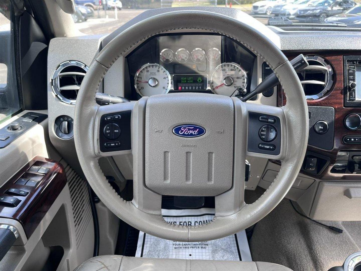 2008 Grey /Grey Ford F250sd (1FTSW21R88E) with an 6.4l V8 FI DSL 6.4l engine, Automatic transmission, located at 745 East Steele Rd., West Columbia, SC, 29170, (803) 755-9148, 33.927212, -81.148483 - Special Internet Price! 2008 Ford F250sd with AM/FM stereo, Manual air conditioning, Cruise control, 4X4, Premium leather interior, Aftermarket backup camera, Rear split folding bench, Powered windows, Powered door locks, Keyless entry, Plus more! - Photo#9