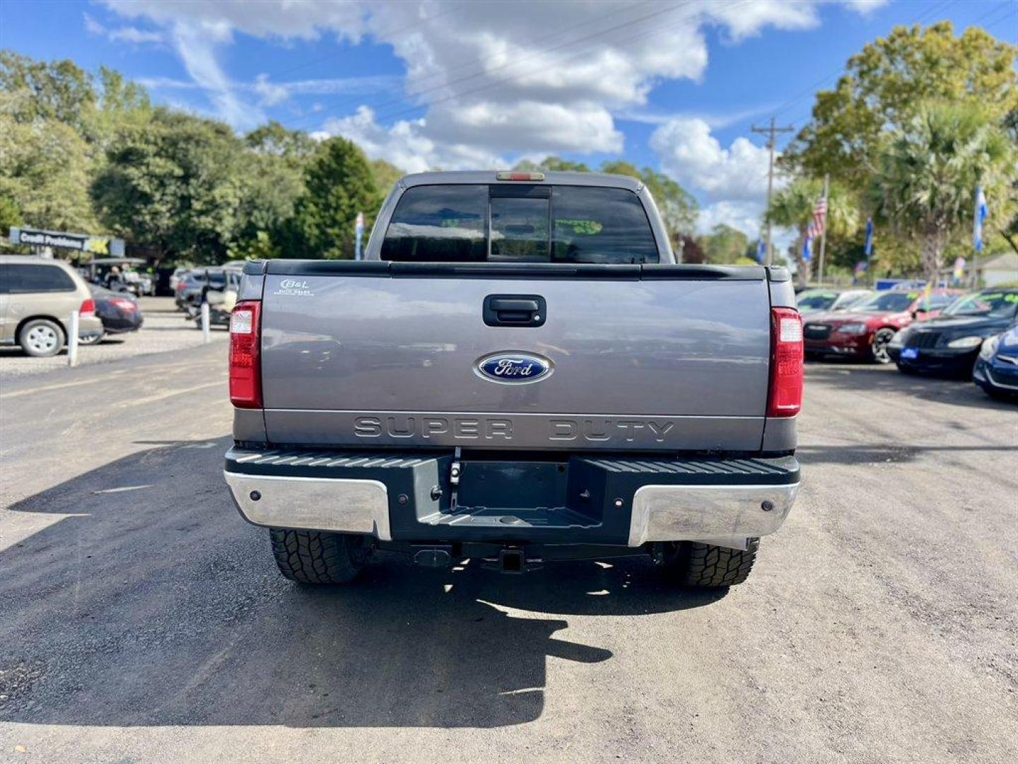 2008 Grey /Grey Ford F250sd (1FTSW21R88E) with an 6.4l V8 FI DSL 6.4l engine, Automatic transmission, located at 745 East Steele Rd., West Columbia, SC, 29170, (803) 755-9148, 33.927212, -81.148483 - Special Internet Price! 2008 Ford F250sd with AM/FM stereo, Manual air conditioning, Cruise control, 4X4, Premium leather interior, Aftermarket backup camera, Rear split folding bench, Powered windows, Powered door locks, Keyless entry, Plus more! - Photo#3