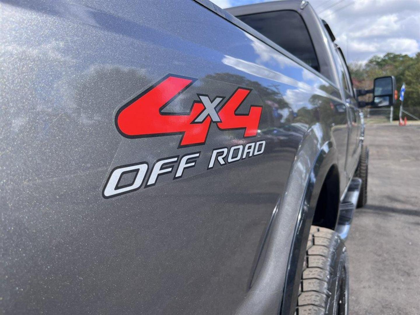 2008 Grey /Grey Ford F250sd (1FTSW21R88E) with an 6.4l V8 FI DSL 6.4l engine, Automatic transmission, located at 745 East Steele Rd., West Columbia, SC, 29170, (803) 755-9148, 33.927212, -81.148483 - Special Internet Price! 2008 Ford F250sd with AM/FM stereo, Manual air conditioning, Cruise control, 4X4, Premium leather interior, Aftermarket backup camera, Rear split folding bench, Powered windows, Powered door locks, Keyless entry, Plus more! - Photo#39