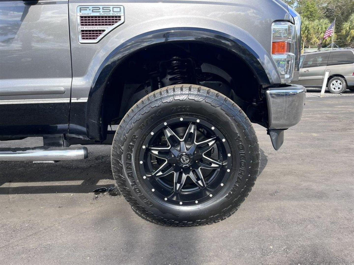 2008 Grey /Grey Ford F250sd (1FTSW21R88E) with an 6.4l V8 FI DSL 6.4l engine, Automatic transmission, located at 745 East Steele Rd., West Columbia, SC, 29170, (803) 755-9148, 33.927212, -81.148483 - Special Internet Price! 2008 Ford F250sd with AM/FM stereo, Manual air conditioning, Cruise control, 4X4, Premium leather interior, Aftermarket backup camera, Rear split folding bench, Powered windows, Powered door locks, Keyless entry, Plus more! - Photo#42