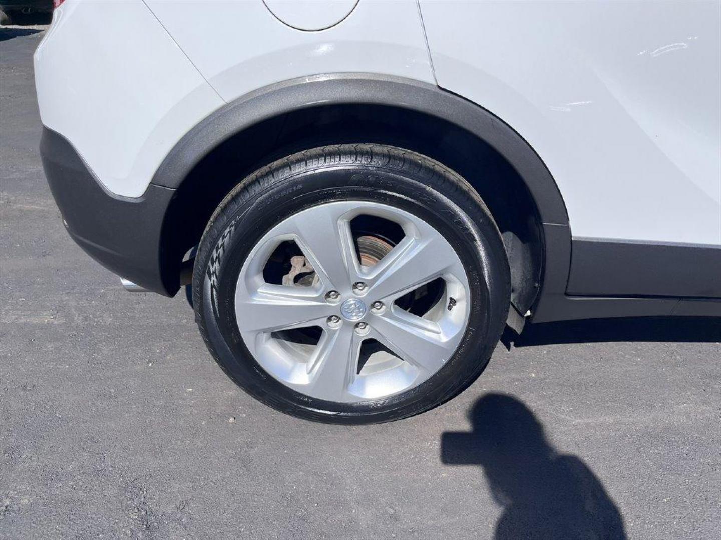 2016 White /Grey Buick Encore (KL4CJCSB5GB) with an 1.4l I-4 MFI Flex T/C HO engine, Automatic transmission, located at 745 East Steele Rd., West Columbia, SC, 29170, (803) 755-9148, 33.927212, -81.148483 - Special Internet Price! 2016 Buick Encore with AM/FM/SiriusXM stereo, Bluetooth for phone and music, Backup camera, Remote keyless entry, Memory seat, Dual-zone automatic air conditioning, Rear 60/40 split-bench, Powered windows, Powered door locks, Plus more! - Photo#37