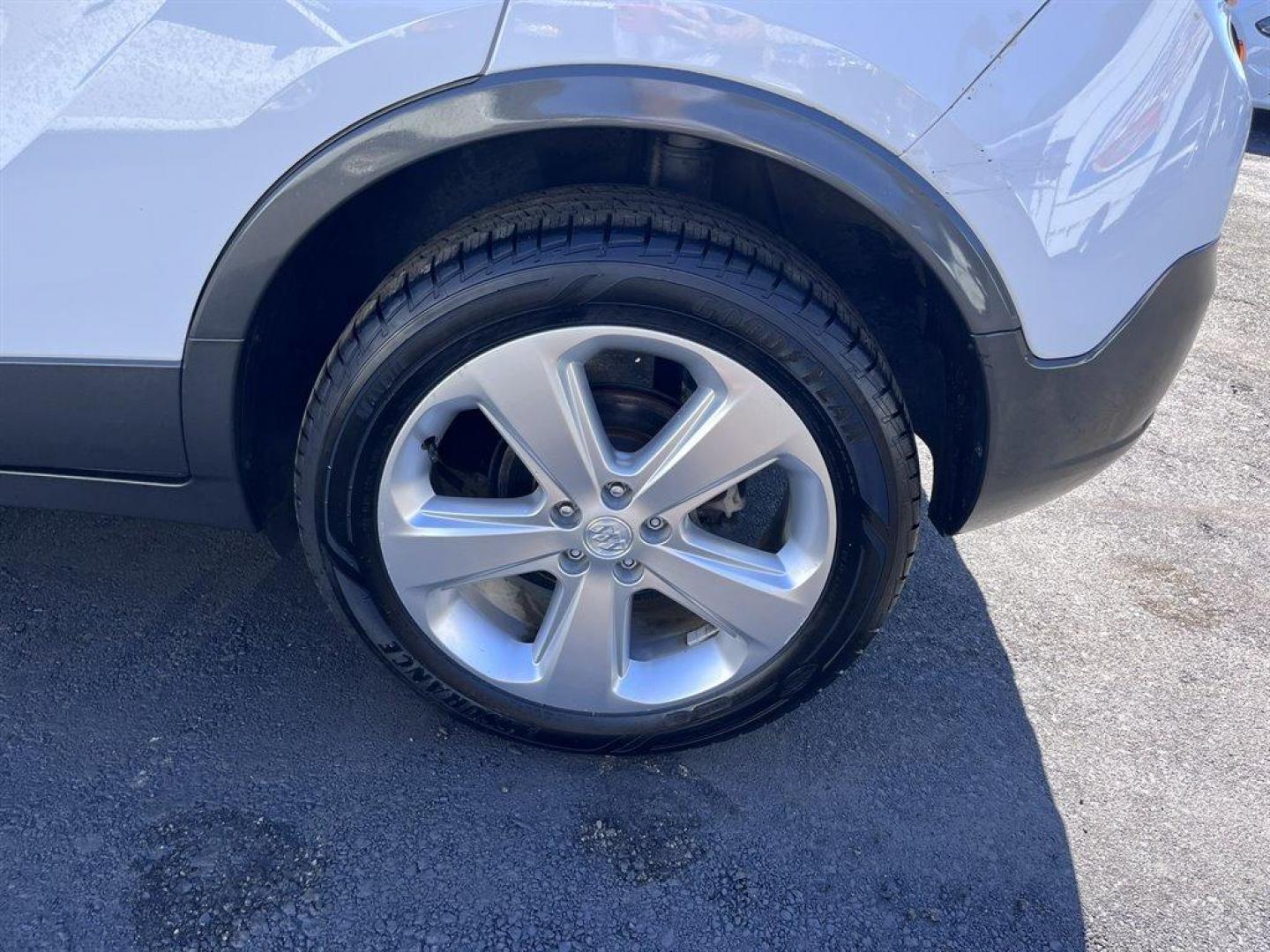 2016 White /Grey Buick Encore (KL4CJCSB5GB) with an 1.4l I-4 MFI Flex T/C HO engine, Automatic transmission, located at 745 East Steele Rd., West Columbia, SC, 29170, (803) 755-9148, 33.927212, -81.148483 - Special Internet Price! 2016 Buick Encore with AM/FM/SiriusXM stereo, Bluetooth for phone and music, Backup camera, Remote keyless entry, Memory seat, Dual-zone automatic air conditioning, Rear 60/40 split-bench, Powered windows, Powered door locks, Plus more! - Photo#38