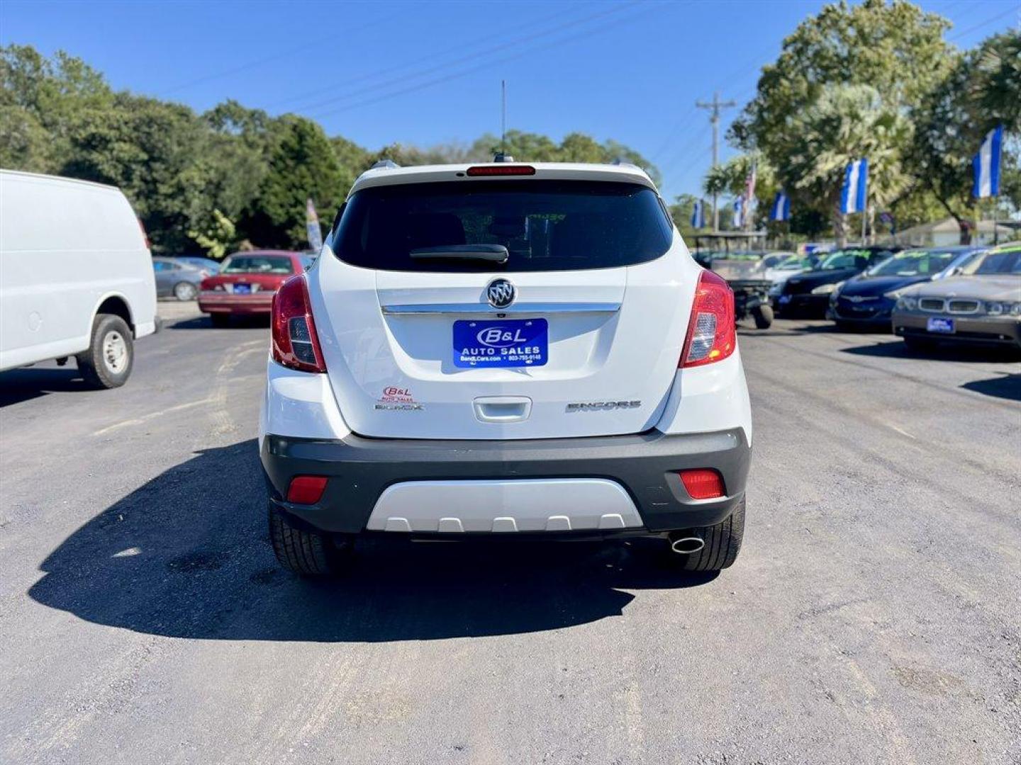 2016 White /Grey Buick Encore (KL4CJCSB5GB) with an 1.4l I-4 MFI Flex T/C HO engine, Automatic transmission, located at 745 East Steele Rd., West Columbia, SC, 29170, (803) 755-9148, 33.927212, -81.148483 - Special Internet Price! 2016 Buick Encore with AM/FM/SiriusXM stereo, Bluetooth for phone and music, Backup camera, Remote keyless entry, Memory seat, Dual-zone automatic air conditioning, Rear 60/40 split-bench, Powered windows, Powered door locks, Plus more! - Photo#3