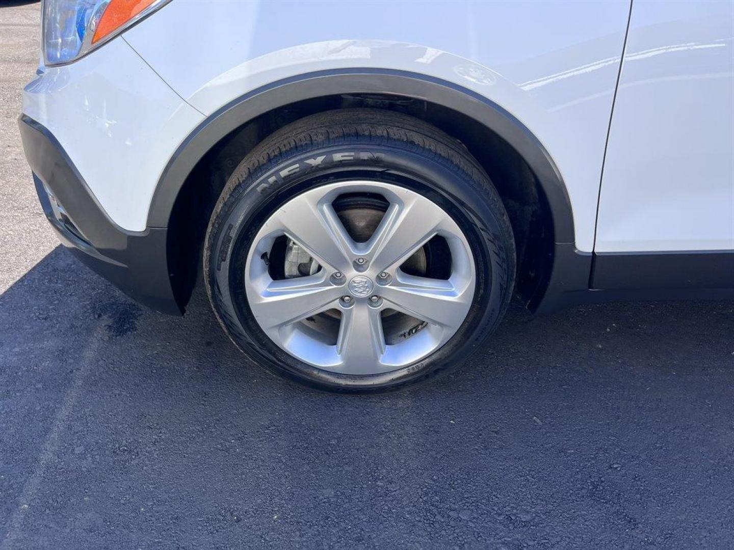 2016 White /Grey Buick Encore (KL4CJCSB5GB) with an 1.4l I-4 MFI Flex T/C HO engine, Automatic transmission, located at 745 East Steele Rd., West Columbia, SC, 29170, (803) 755-9148, 33.927212, -81.148483 - Special Internet Price! 2016 Buick Encore with AM/FM/SiriusXM stereo, Bluetooth for phone and music, Backup camera, Remote keyless entry, Memory seat, Dual-zone automatic air conditioning, Rear 60/40 split-bench, Powered windows, Powered door locks, Plus more! - Photo#39