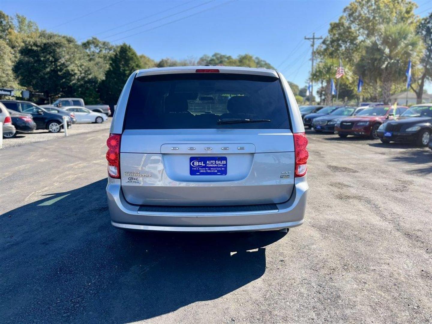 2016 Silver /Black Dodge Grand Caravan (2C4RDGCG8GR) with an 3.6l V6 MPI Dohc VVT Flex engine, Automatic transmission, located at 745 East Steele Rd., West Columbia, SC, 29170, (803) 755-9148, 33.927212, -81.148483 - Special Internet Price! 2016 Dodge Grand Caravan with AM/FM Radio, AUX port, Remote Keyless Entry, Cruise Control, Dual Zone Front Manual Air Conditioning, Cloth Interior, 2nd Row Bucket Seats, 2 Row Stow 'N Go, 60-40 Split-Bench 3rd Row Seats, Powered Liftgate, Powered Windows, Powered Door Locks, - Photo#3