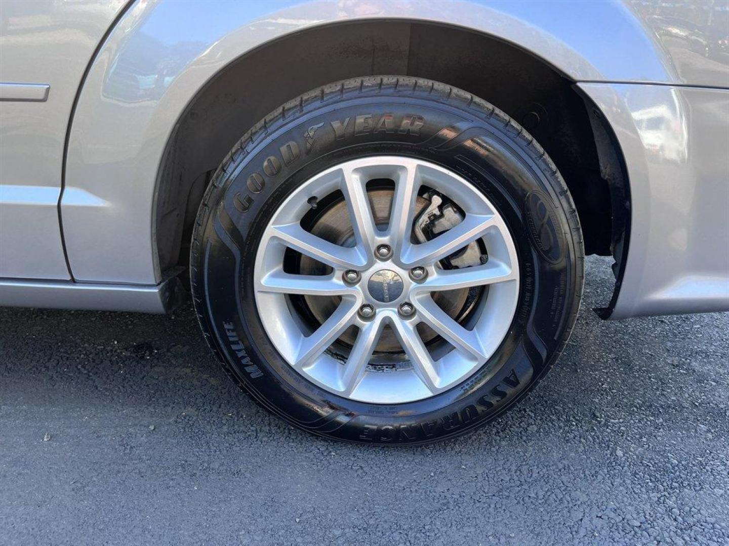 2016 Silver /Black Dodge Grand Caravan (2C4RDGCG8GR) with an 3.6l V6 MPI Dohc VVT Flex engine, Automatic transmission, located at 745 East Steele Rd., West Columbia, SC, 29170, (803) 755-9148, 33.927212, -81.148483 - Special Internet Price! 2016 Dodge Grand Caravan with AM/FM Radio, AUX port, Remote Keyless Entry, Cruise Control, Dual Zone Front Manual Air Conditioning, Cloth Interior, 2nd Row Bucket Seats, 2 Row Stow 'N Go, 60-40 Split-Bench 3rd Row Seats, Powered Liftgate, Powered Windows, Powered Door Locks, - Photo#39