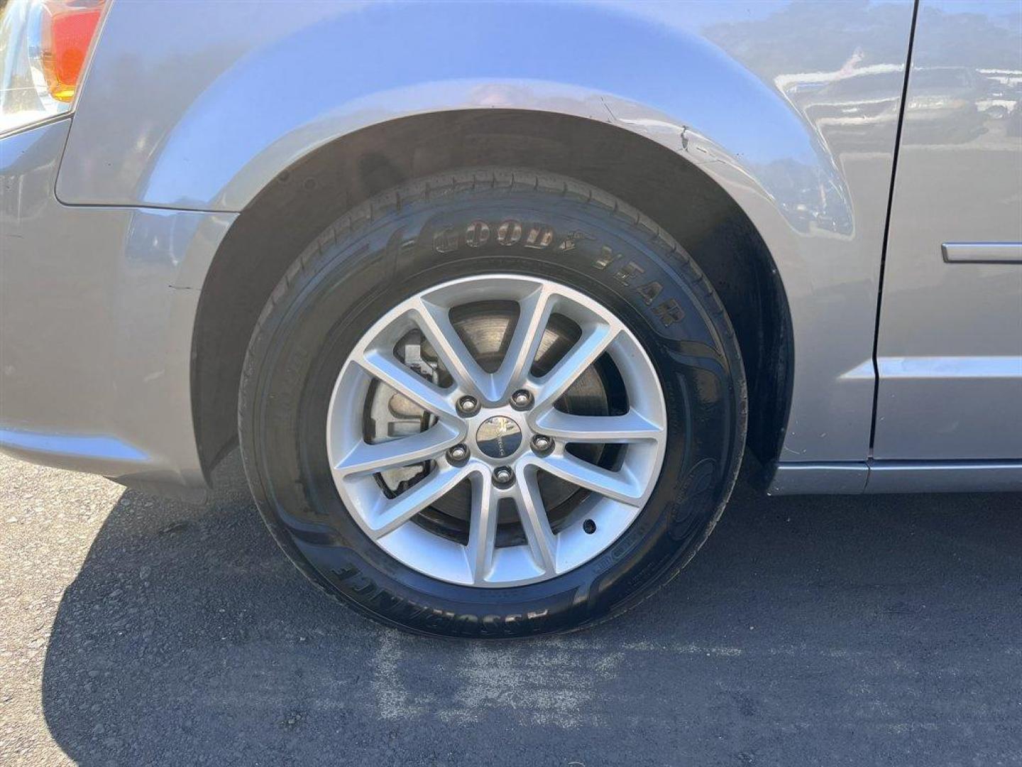 2016 Silver /Black Dodge Grand Caravan (2C4RDGCG8GR) with an 3.6l V6 MPI Dohc VVT Flex engine, Automatic transmission, located at 745 East Steele Rd., West Columbia, SC, 29170, (803) 755-9148, 33.927212, -81.148483 - Special Internet Price! 2016 Dodge Grand Caravan with AM/FM Radio, AUX port, Remote Keyless Entry, Cruise Control, Dual Zone Front Manual Air Conditioning, Cloth Interior, 2nd Row Bucket Seats, 2 Row Stow 'N Go, 60-40 Split-Bench 3rd Row Seats, Powered Liftgate, Powered Windows, Powered Door Locks, - Photo#40