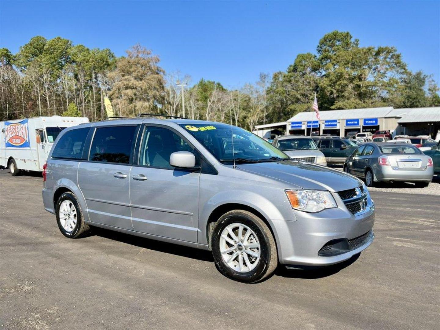 2016 Silver /Black Dodge Grand Caravan (2C4RDGCG8GR) with an 3.6l V6 MPI Dohc VVT Flex engine, Automatic transmission, located at 745 East Steele Rd., West Columbia, SC, 29170, (803) 755-9148, 33.927212, -81.148483 - Special Internet Price! 2016 Dodge Grand Caravan with AM/FM Radio, AUX port, Remote Keyless Entry, Cruise Control, Dual Zone Front Manual Air Conditioning, Cloth Interior, 2nd Row Bucket Seats, 2 Row Stow 'N Go, 60-40 Split-Bench 3rd Row Seats, Powered Liftgate, Powered Windows, Powered Door Locks, - Photo#6