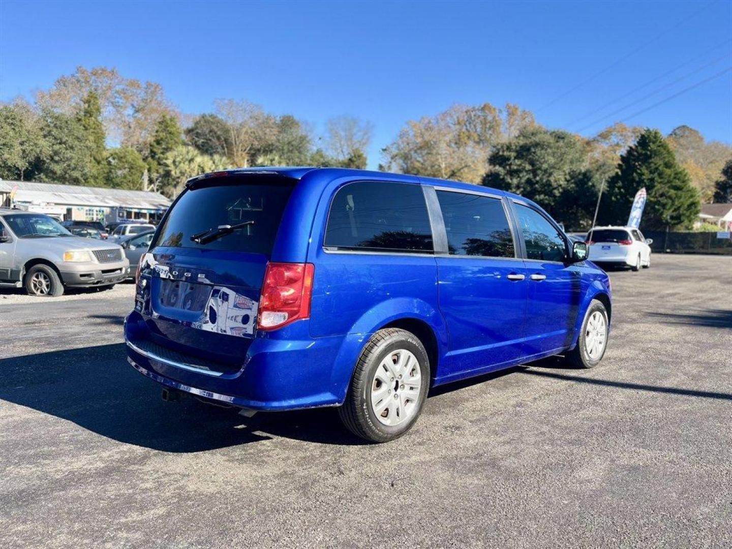 2020 Blue /Black Dodge Grand Caravan (2C4RDGBG9LR) with an 3.6l V6 MPI Dohc 3.6l engine, Automatic transmission, located at 745 East Steele Rd., West Columbia, SC, 29170, (803) 755-9148, 33.927212, -81.148483 - Special Internet Price! 2020 Dodge Grand Caravan with AM/FM radio, Cruise control, Backup camera, Cloth interior, 3rd row seating, Powered windows, Powered door locks, Plus more! - Photo#4