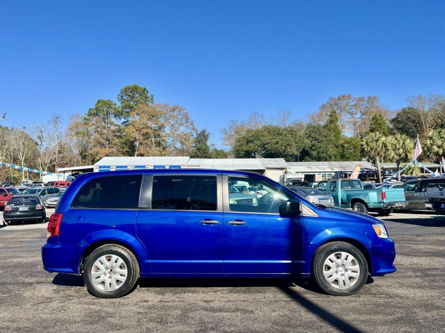 2020 Blue /Black Dodge Grand Caravan (2C4RDGBG9LR) with an 3.6l V6 MPI Dohc 3.6l engine, Automatic transmission, located at 745 East Steele Rd., West Columbia, SC, 29170, (803) 755-9148, 33.927212, -81.148483 - Special Internet Price! 2020 Dodge Grand Caravan with AM/FM radio, Cruise control, Backup camera, Cloth interior, 3rd row seating, Powered windows, Powered door locks, Plus more! - Photo#5