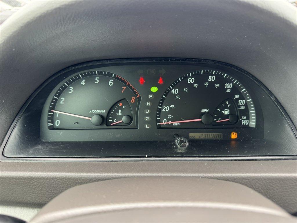 2003 Grey /Grey Toyota Camry (4T1BE32K43U) with an 2.4l I-4 EFI Dohc 2.4l engine, Automatic transmission, located at 745 East Steele Rd., West Columbia, SC, 29170, (803) 755-9148, 33.927212, -81.148483 - Special Internet Price! 2003 Toyota Camry LE - Photo#9