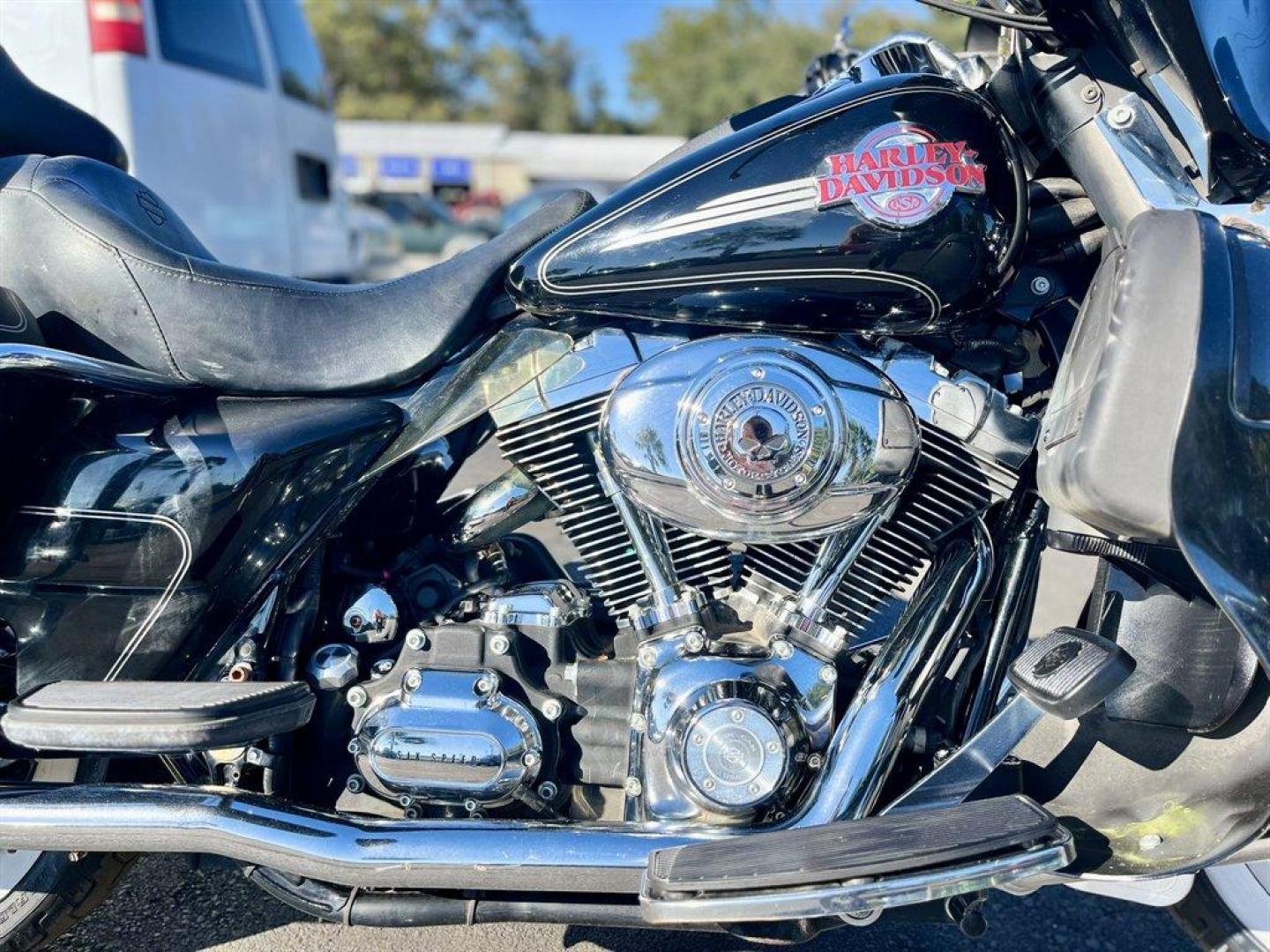 2007 Black Harley-Davidson Electra Glide (1HD1FC4127Y) , located at 745 East Steele Rd., West Columbia, SC, 29170, (803) 755-9148, 33.927212, -81.148483 - Photo#18