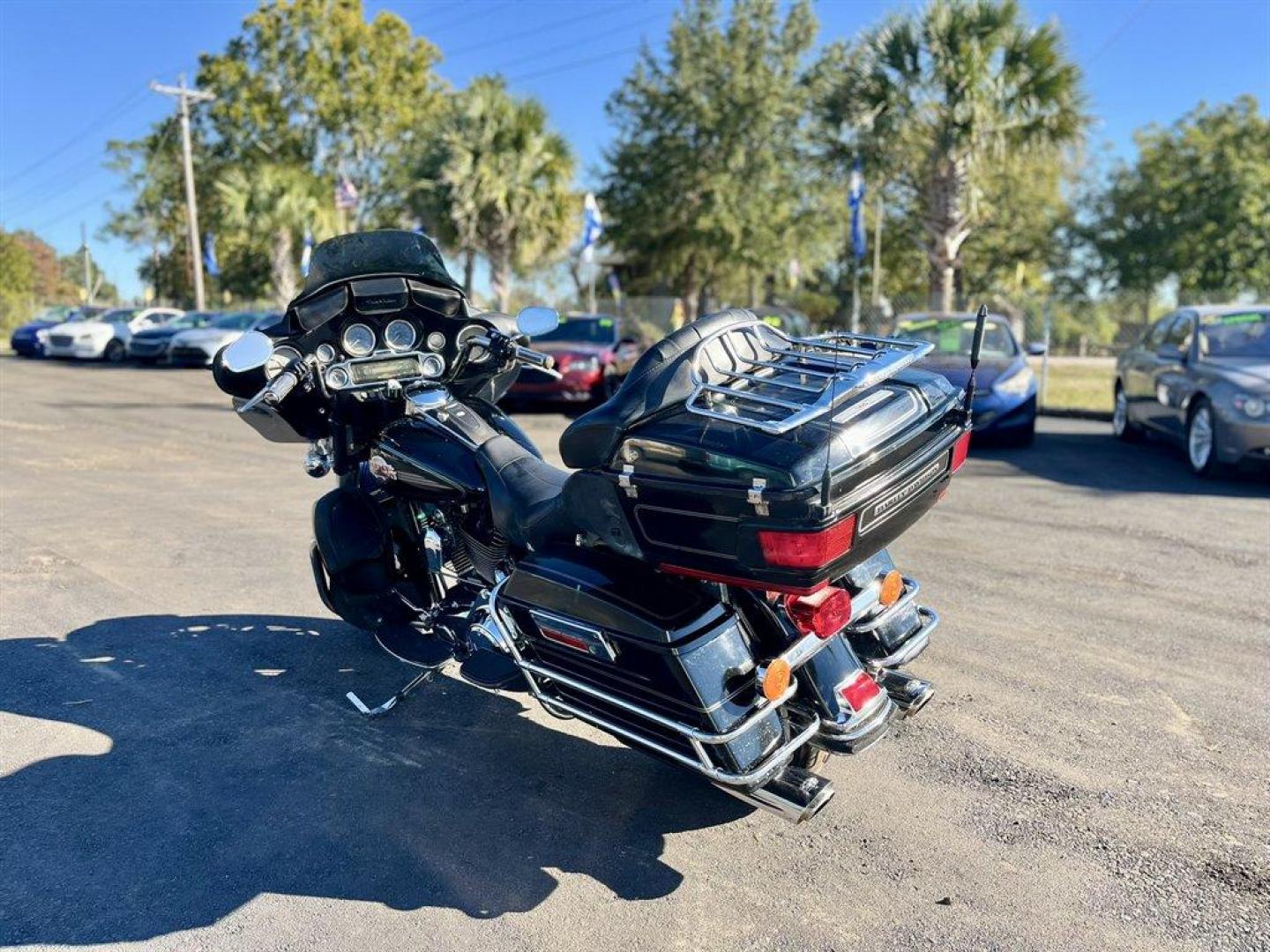 2007 Black Harley-Davidson Electra Glide (1HD1FC4127Y) , located at 745 East Steele Rd., West Columbia, SC, 29170, (803) 755-9148, 33.927212, -81.148483 - Photo#2