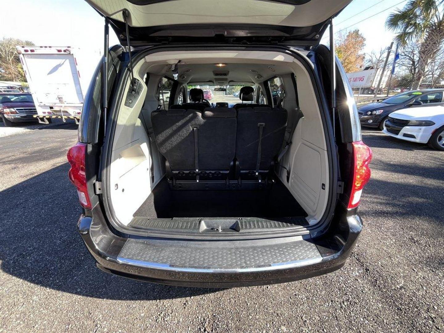 2016 Black /Black Dodge Grand Caravan (2C4RDGCGXGR) with an 3.6l V6 MPI Dohc VVT Flex engine, Automatic transmission, located at 745 East Steele Rd., West Columbia, SC, 29170, (803) 755-9148, 33.927212, -81.148483 - Special Internet Price! 2016 Dodge Grand Caravan - Photo#28