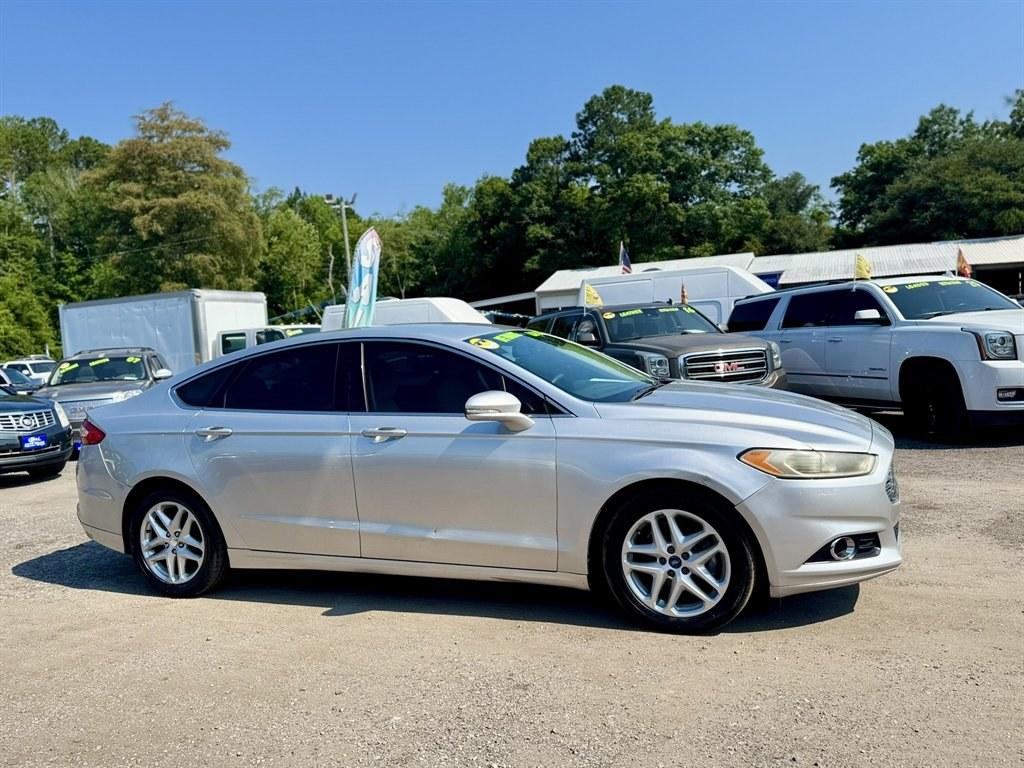 2014 Silver /Tan Ford Fusion (3FA6P0HDXER) with an 1.5l I-4 DI Dohc Ecoboost engine, Automatic transmission, located at 745 East Steele Rd., West Columbia, SC, 29170, (803) 755-9148, 33.927212, -81.148483- Photo#2