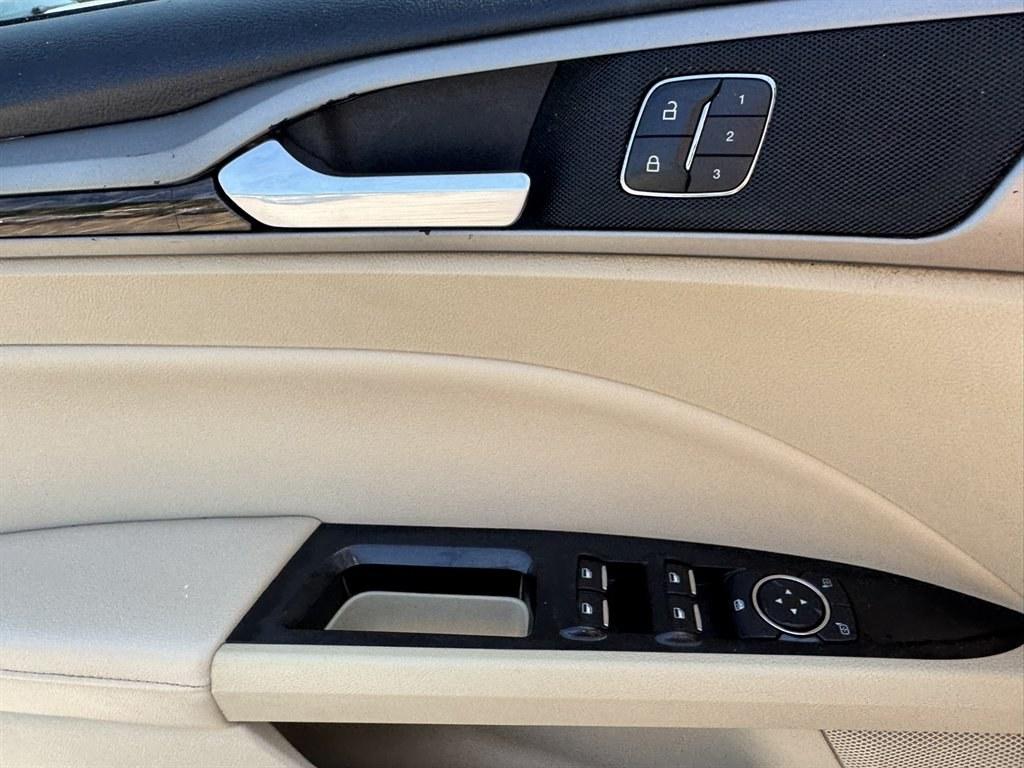 2014 Silver /Tan Ford Fusion (3FA6P0HDXER) with an 1.5l I-4 DI Dohc Ecoboost engine, Automatic transmission, located at 745 East Steele Rd., West Columbia, SC, 29170, (803) 755-9148, 33.927212, -81.148483- Photo#17