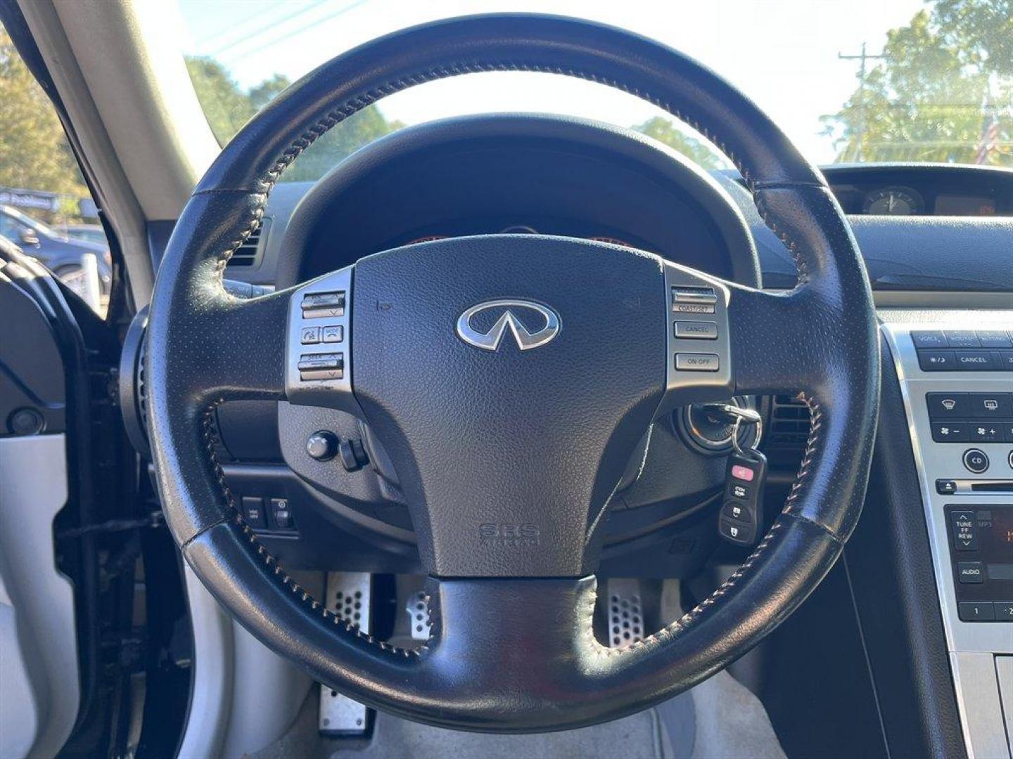 2006 Black /Grey Infiniti G35 (JNKCV54E66M) with an 3.5l V6 Dohc 3.5l engine, 6 Speed Manual transmission, located at 745 East Steele Rd., West Columbia, SC, 29170, (803) 755-9148, 33.927212, -81.148483 - Special Internet Price! 2006 Infiniti G35 with AM/FM stereo, 5-speed transmission, Leather interior, Sunroof, Keyless entry, Powered windows, Powered door locks, Plus more! - Photo#9