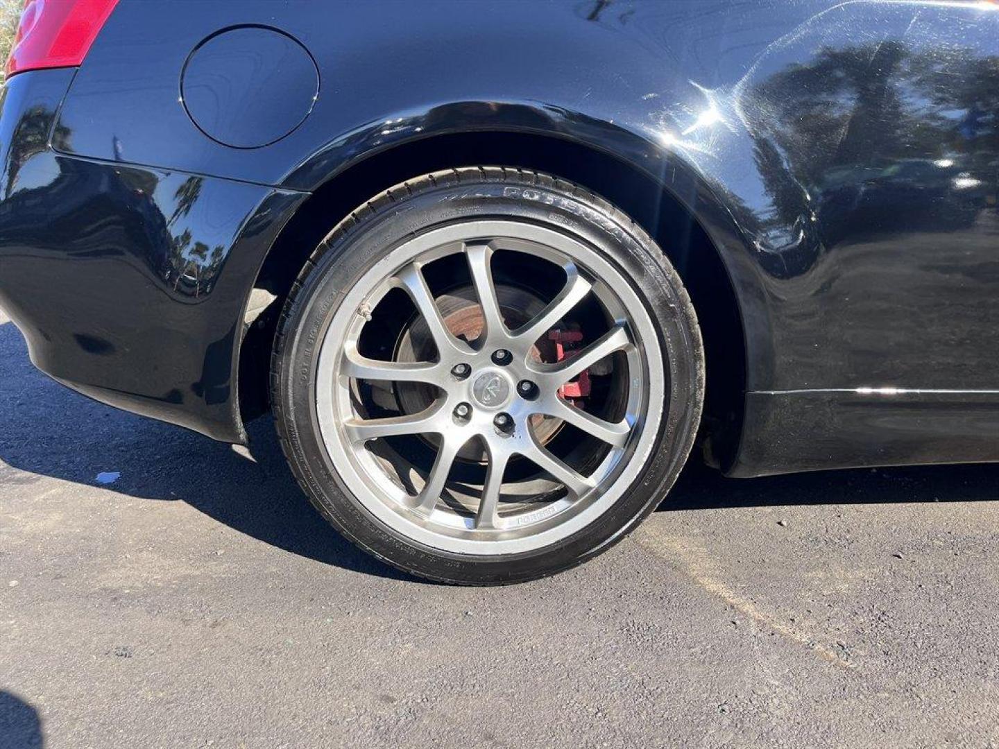 2006 Black /Grey Infiniti G35 (JNKCV54E66M) with an 3.5l V6 Dohc 3.5l engine, 6 Speed Manual transmission, located at 745 East Steele Rd., West Columbia, SC, 29170, (803) 755-9148, 33.927212, -81.148483 - Special Internet Price! 2006 Infiniti G35 with AM/FM stereo, 5-speed transmission, Leather interior, Sunroof, Keyless entry, Powered windows, Powered door locks, Plus more! - Photo#28