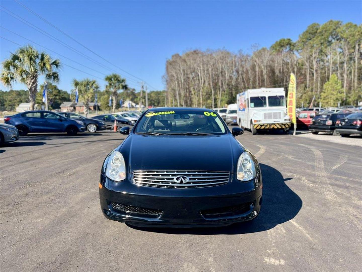 2006 Black /Grey Infiniti G35 (JNKCV54E66M) with an 3.5l V6 Dohc 3.5l engine, 6 Speed Manual transmission, located at 745 East Steele Rd., West Columbia, SC, 29170, (803) 755-9148, 33.927212, -81.148483 - Special Internet Price! 2006 Infiniti G35 with AM/FM stereo, 5-speed transmission, Leather interior, Sunroof, Keyless entry, Powered windows, Powered door locks, Plus more! - Photo#6