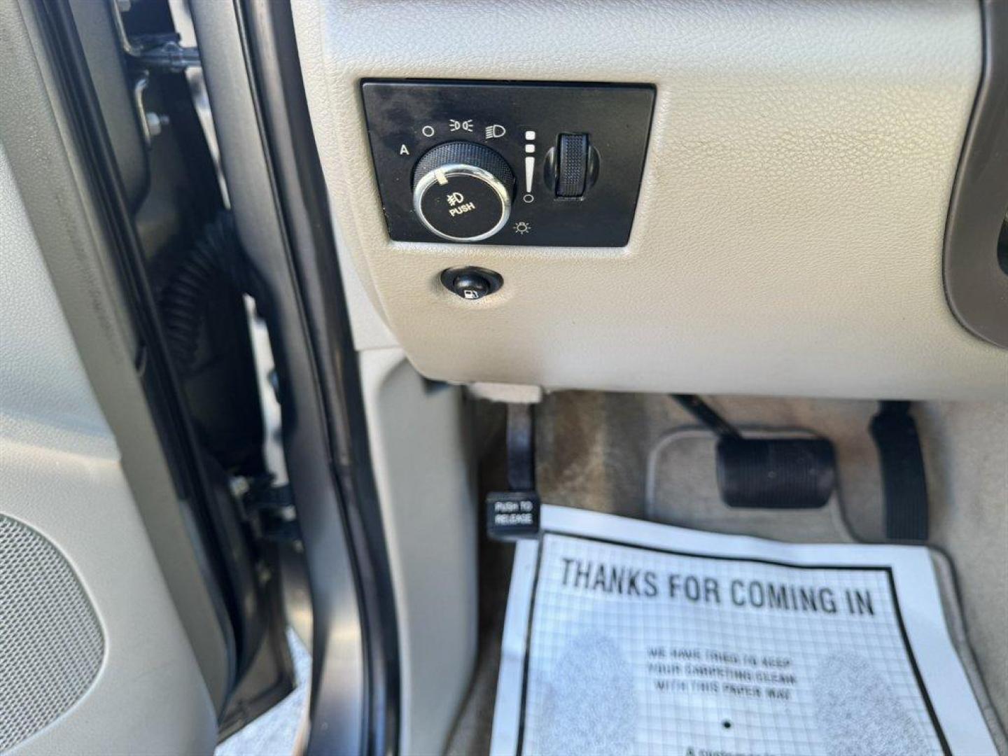 2012 Grey /Grey Jeep Grand Cherokee (1C4RJEAGXCC) with an 3.6l V6 MPI Dohc VVT Flex engine, Automatic transmission, located at 745 East Steele Rd., West Columbia, SC, 29170, (803) 755-9148, 33.927212, -81.148483 - Special Internet Price! 2012 Jeep Grand Cherokee - Photo#15