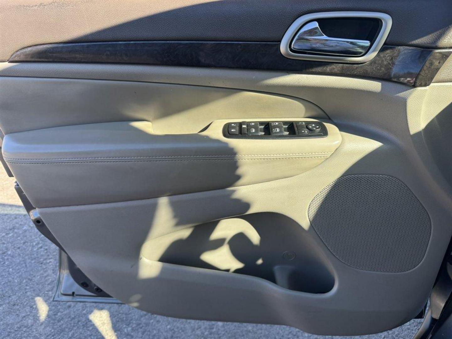 2012 Grey /Grey Jeep Grand Cherokee (1C4RJEAGXCC) with an 3.6l V6 MPI Dohc VVT Flex engine, Automatic transmission, located at 745 East Steele Rd., West Columbia, SC, 29170, (803) 755-9148, 33.927212, -81.148483 - Special Internet Price! 2012 Jeep Grand Cherokee - Photo#16