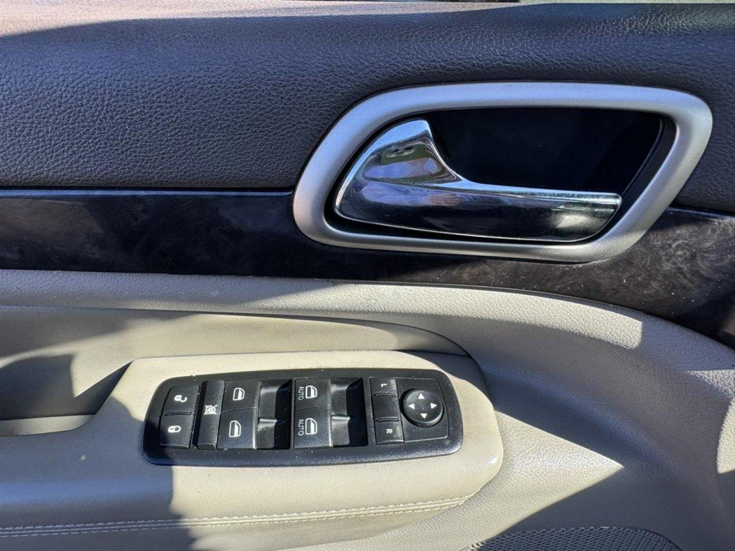 2012 Grey /Grey Jeep Grand Cherokee (1C4RJEAGXCC) with an 3.6l V6 MPI Dohc VVT Flex engine, Automatic transmission, located at 745 East Steele Rd., West Columbia, SC, 29170, (803) 755-9148, 33.927212, -81.148483 - Special Internet Price! 2012 Jeep Grand Cherokee - Photo#17