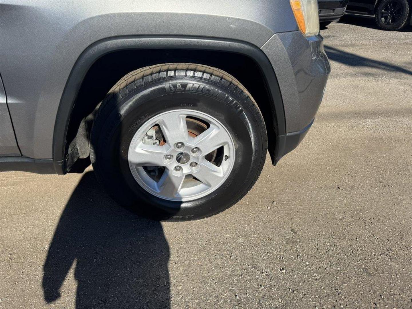 2012 Grey /Grey Jeep Grand Cherokee (1C4RJEAGXCC) with an 3.6l V6 MPI Dohc VVT Flex engine, Automatic transmission, located at 745 East Steele Rd., West Columbia, SC, 29170, (803) 755-9148, 33.927212, -81.148483 - Special Internet Price! 2012 Jeep Grand Cherokee - Photo#28