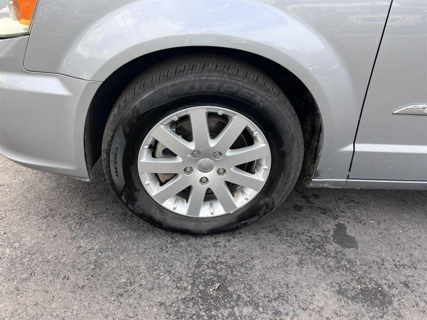 2013 Silver /Black Chrysler Town and Country (2C4RC1BG8DR) with an 3.6l V6 MPI Dohc VVT Flex engine, Automatic transmission, located at 745 East Steele Rd., West Columbia, SC, 29170, (803) 755-9148, 33.927212, -81.148483 - Special Internet Price! 2013 Chrysler Town and Country with AM/FM stereo, Backup camera, Uconnect, Automatic air conditioning, Cruise control, Leather interior, 2nd row overhead 9 VGA video screen, 3rd row 60/40 fold-in-floor bench seat, 2nd row Stow N' Go buckets, Power sliding rear doors, Powered - Photo#41