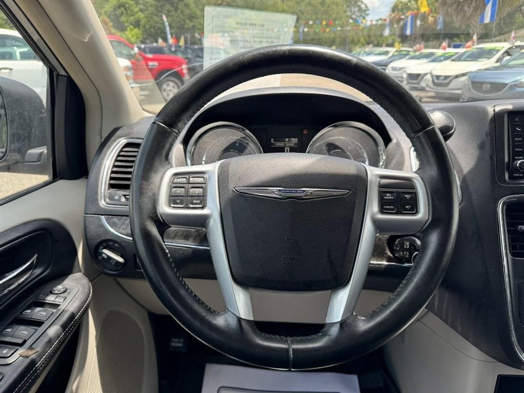 2013 Silver /Black Chrysler Town and Country (2C4RC1BG8DR) with an 3.6l V6 MPI Dohc VVT Flex engine, Automatic transmission, located at 745 East Steele Rd., West Columbia, SC, 29170, (803) 755-9148, 33.927212, -81.148483- Photo#7
