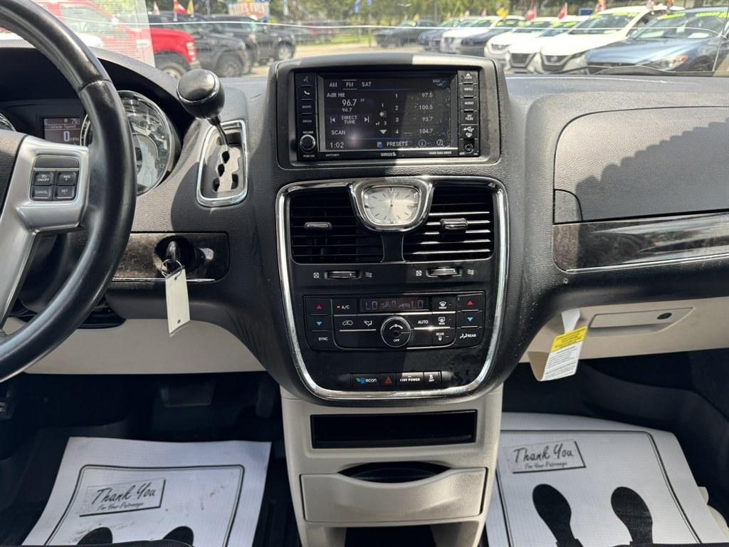 2013 Silver /Black Chrysler Town and Country (2C4RC1BG8DR) with an 3.6l V6 MPI Dohc VVT Flex engine, Automatic transmission, located at 745 East Steele Rd., West Columbia, SC, 29170, (803) 755-9148, 33.927212, -81.148483- Photo#11