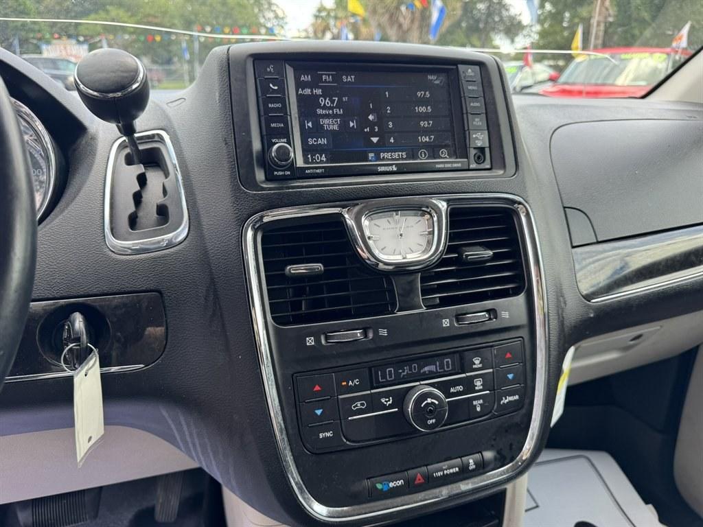 2013 Silver /Black Chrysler Town and Country (2C4RC1BG8DR) with an 3.6l V6 MPI Dohc VVT Flex engine, Automatic transmission, located at 745 East Steele Rd., West Columbia, SC, 29170, (803) 755-9148, 33.927212, -81.148483- Photo#12