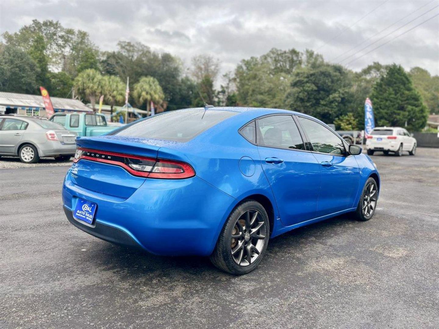 2015 Blue /Black Dodge Dart (1C3CDFAA5FD) with an 2.0l I-4 SFI Dohc 2.0l engine, Automatic transmission, located at 745 East Steele Rd., West Columbia, SC, 29170, (803) 755-9148, 33.927212, -81.148483 - Photo#4