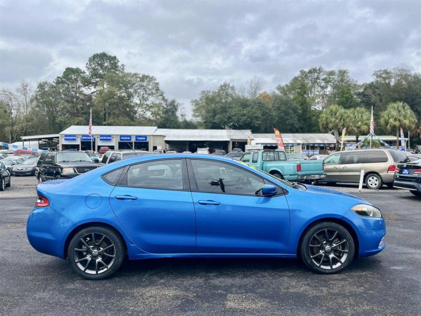 2015 Blue /Black Dodge Dart (1C3CDFAA5FD) with an 2.0l I-4 SFI Dohc 2.0l engine, Automatic transmission, located at 745 East Steele Rd., West Columbia, SC, 29170, (803) 755-9148, 33.927212, -81.148483 - Photo#5