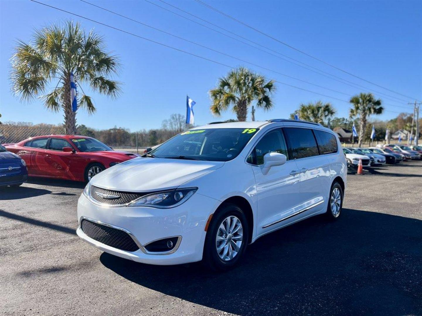 2019 White /Black Chrysler Pacifica (2C4RC1BG6KR) with an 3.6l V6 MPI Dohc 3.6l engine, Automatic transmission, located at 745 East Steele Rd., West Columbia, SC, 29170, (803) 755-9148, 33.927212, -81.148483 - Special Internet Price! 2019 Chrysler Pacifica with AM/FM radio, Bluetooth, Backup camera, Push to start, Cruise control, Keyless entry, Leather interior, 3rd row stow n' go, Powered sliding rear doors, Power liftgate, Powered windows, Powered door locks, Plus more! - Photo#0