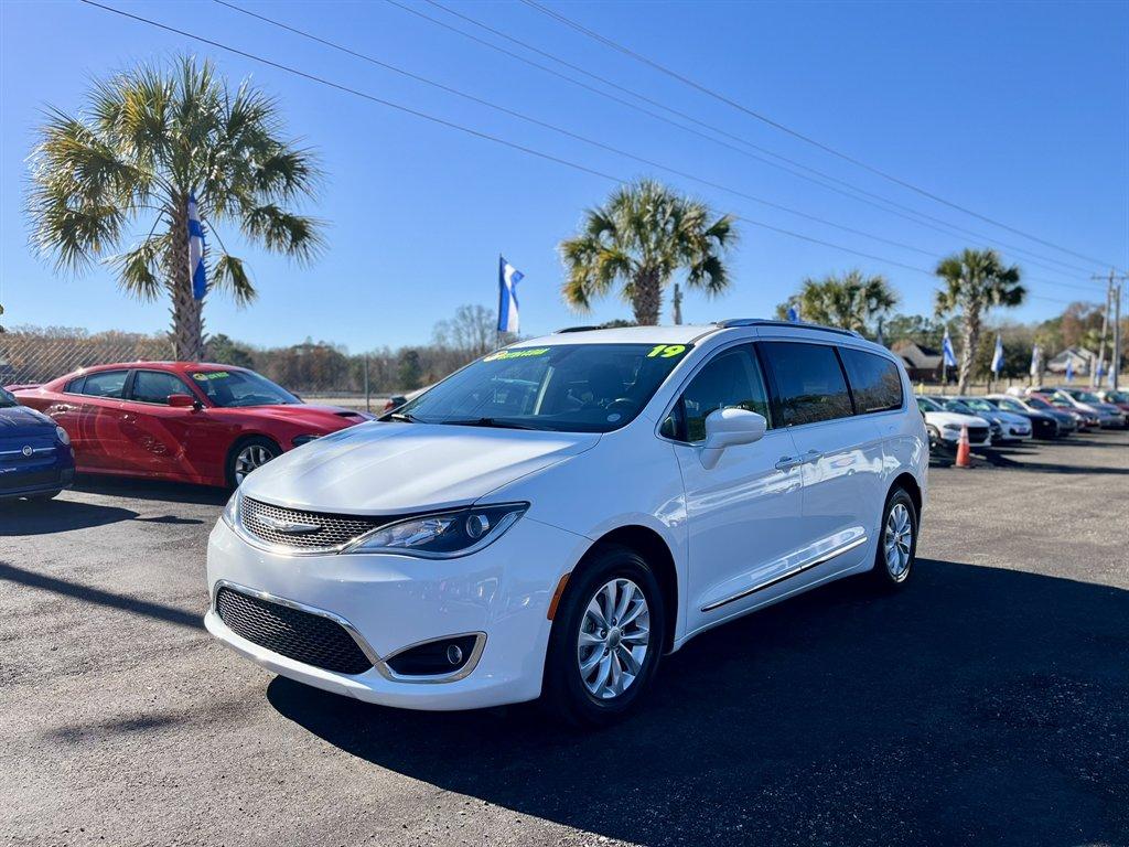 photo of 2019 Chrysler Pacifica 