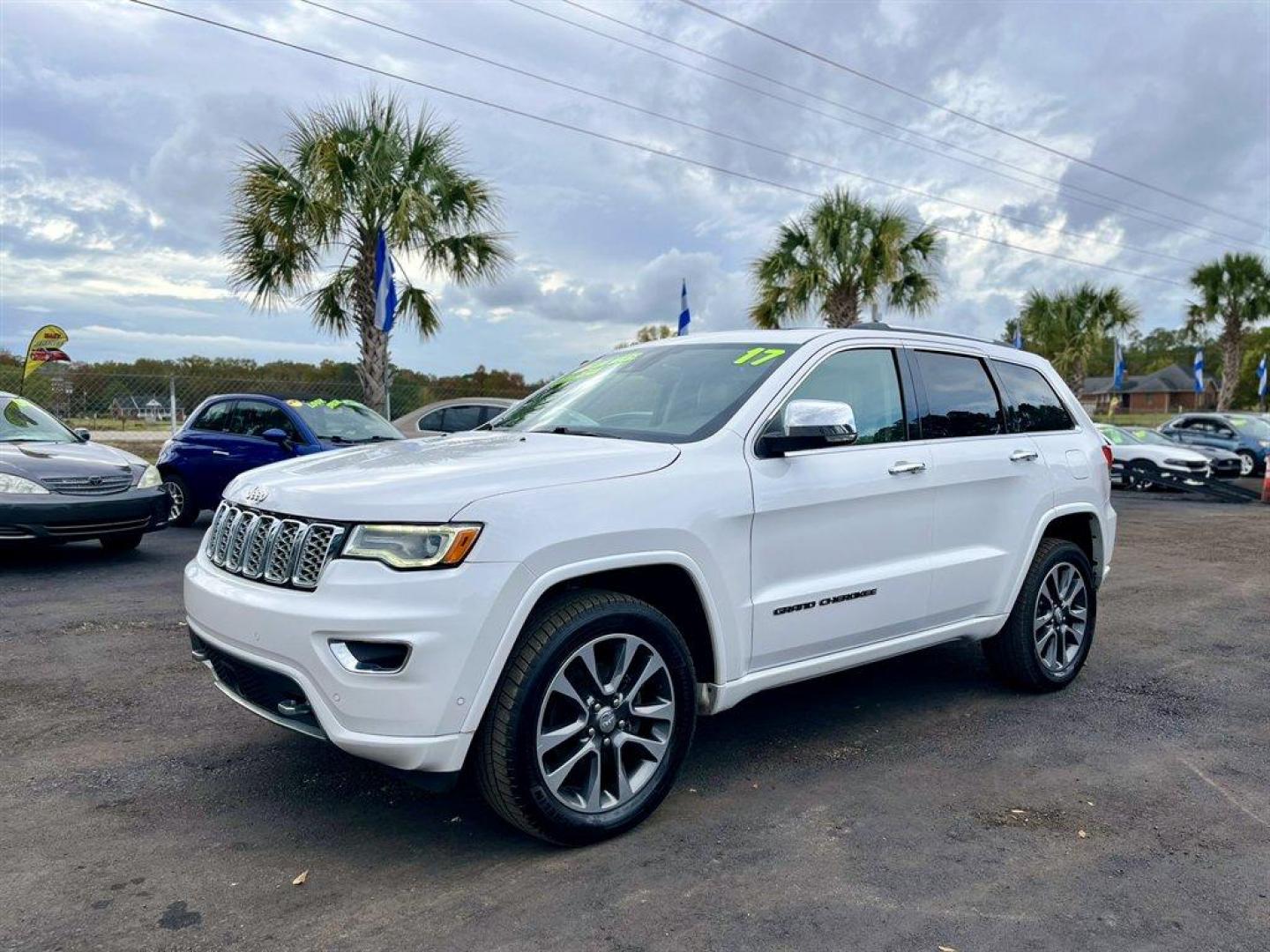 2017 White /Grey Jeep Grand Cherokee (1C4RJFCG1HC) with an 3.6l V6 MPI Dohc VVT Flex engine, Automatic transmission, located at 745 East Steele Rd., West Columbia, SC, 29170, (803) 755-9148, 33.927212, -81.148483 - Special Internet Price! 2017 Jeep Grand Cherokee with AM/FM radio, Backup camera, Navigation, Cruise control, Panoramic sunroof, Leather interior, Powered windows, Powered door locks, Plus more! - Photo#0