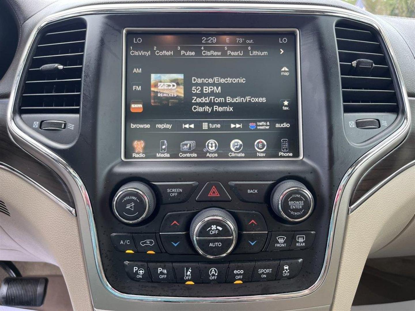 2017 White /Grey Jeep Grand Cherokee (1C4RJFCG1HC) with an 3.6l V6 MPI Dohc VVT Flex engine, Automatic transmission, located at 745 East Steele Rd., West Columbia, SC, 29170, (803) 755-9148, 33.927212, -81.148483 - Special Internet Price! 2017 Jeep Grand Cherokee with AM/FM radio, Backup camera, Navigation, Cruise control, Panoramic sunroof, Leather interior, Powered windows, Powered door locks, Plus more! - Photo#17