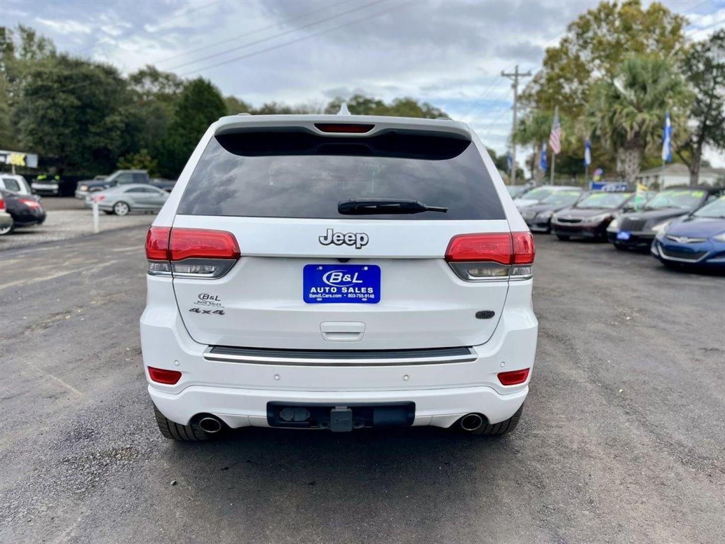 2017 White /Grey Jeep Grand Cherokee (1C4RJFCG1HC) with an 3.6l V6 MPI Dohc VVT Flex engine, Automatic transmission, located at 745 East Steele Rd., West Columbia, SC, 29170, (803) 755-9148, 33.927212, -81.148483 - Special Internet Price! 2017 Jeep Grand Cherokee with AM/FM radio, Backup camera, Navigation, Cruise control, Panoramic sunroof, Leather interior, Powered windows, Powered door locks, Plus more! - Photo#3