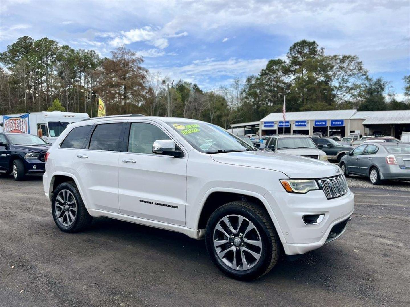 2017 White /Grey Jeep Grand Cherokee (1C4RJFCG1HC) with an 3.6l V6 MPI Dohc VVT Flex engine, Automatic transmission, located at 745 East Steele Rd., West Columbia, SC, 29170, (803) 755-9148, 33.927212, -81.148483 - Special Internet Price! 2017 Jeep Grand Cherokee with AM/FM radio, Backup camera, Navigation, Cruise control, Panoramic sunroof, Leather interior, Powered windows, Powered door locks, Plus more! - Photo#6