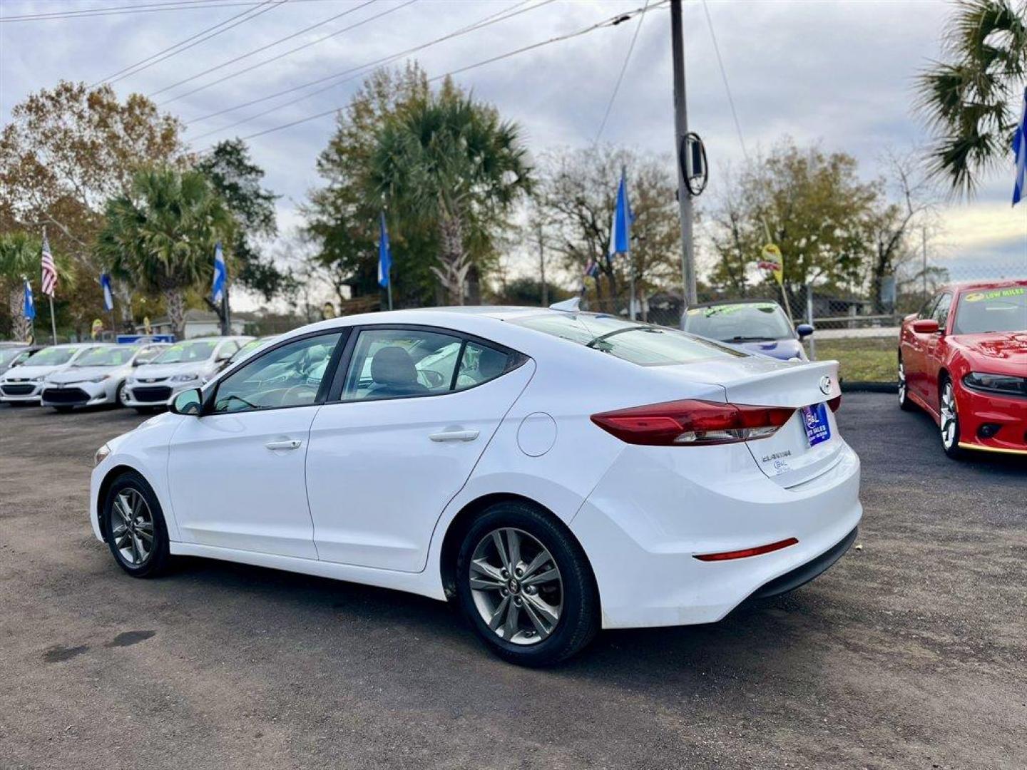 2018 White /Black Hyundai Elantra (5NPD84LF4JH) with an 2.0l I-4 MPI Dohc 2.0l engine, Automatic transmission, located at 745 East Steele Rd., West Columbia, SC, 29170, (803) 755-9148, 33.927212, -81.148483 - Special Internet Price! 2018 Hyundai Elantra with AM/FM radio, Bluetooth, Backup camera, Cruise control, Manual air conditioning, Cloth interior, Keyless entry, Powered windows, Powered door locks, Plus more! - Photo#2