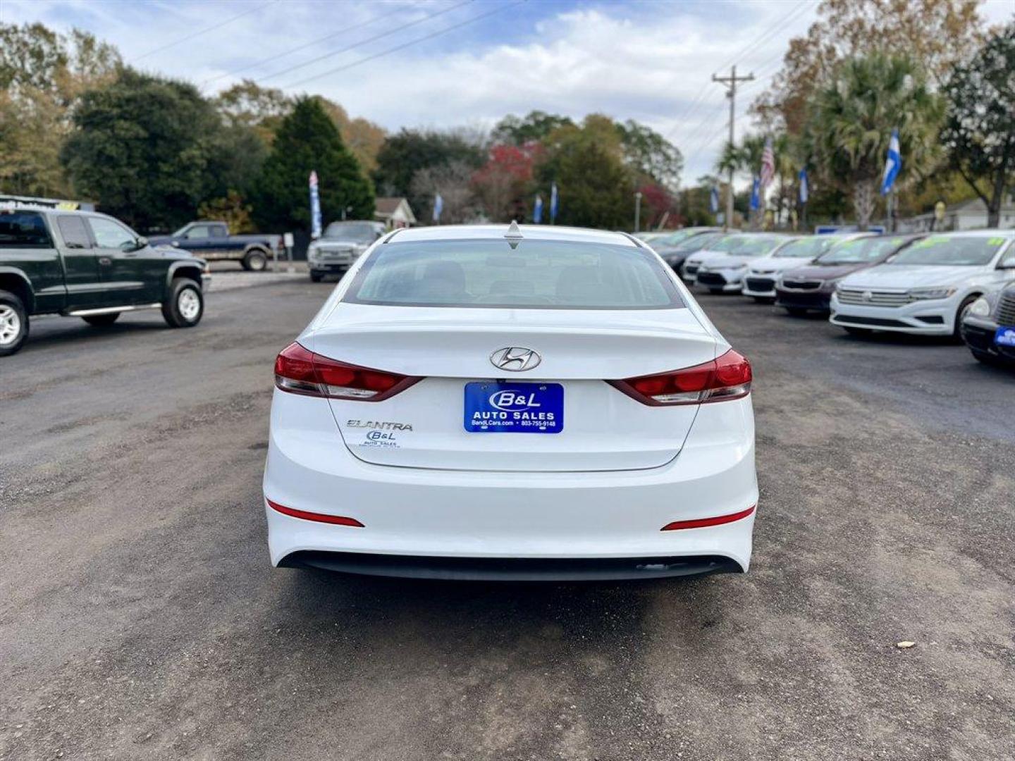 2018 White /Black Hyundai Elantra (5NPD84LF4JH) with an 2.0l I-4 MPI Dohc 2.0l engine, Automatic transmission, located at 745 East Steele Rd., West Columbia, SC, 29170, (803) 755-9148, 33.927212, -81.148483 - Special Internet Price! 2018 Hyundai Elantra with AM/FM radio, Bluetooth, Backup camera, Cruise control, Manual air conditioning, Cloth interior, Keyless entry, Powered windows, Powered door locks, Plus more! - Photo#3