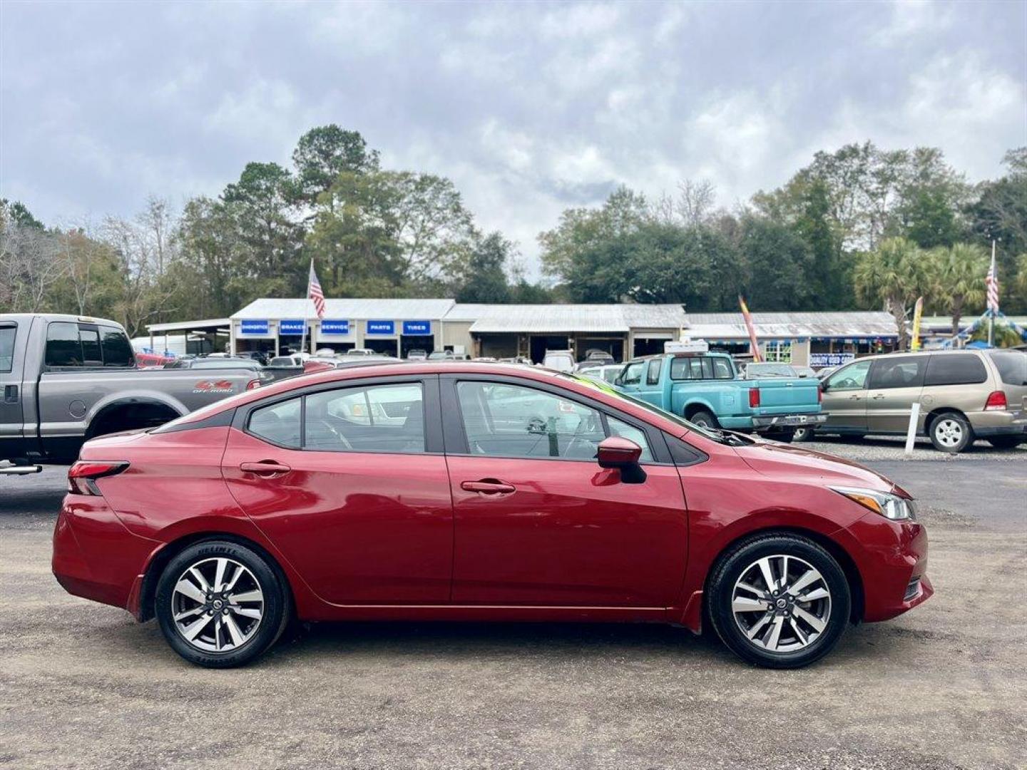 2020 Red /Black Nissan Versa (3N1CN8EV8LL) with an 1.6l I-4 Smpi Dohc Cvtcs engine, Automatic transmission, located at 745 East Steele Rd., West Columbia, SC, 29170, (803) 755-9148, 33.927212, -81.148483 - Special Internet Price! 2020 Nissan Versa with Bluetooth, AM/FM radio, Cruise control, Backup camera, Cloth interior, Push to start, Keyless entry, Cloth interior, Powered windows, Powered door locks, Plus more! - Photo#5