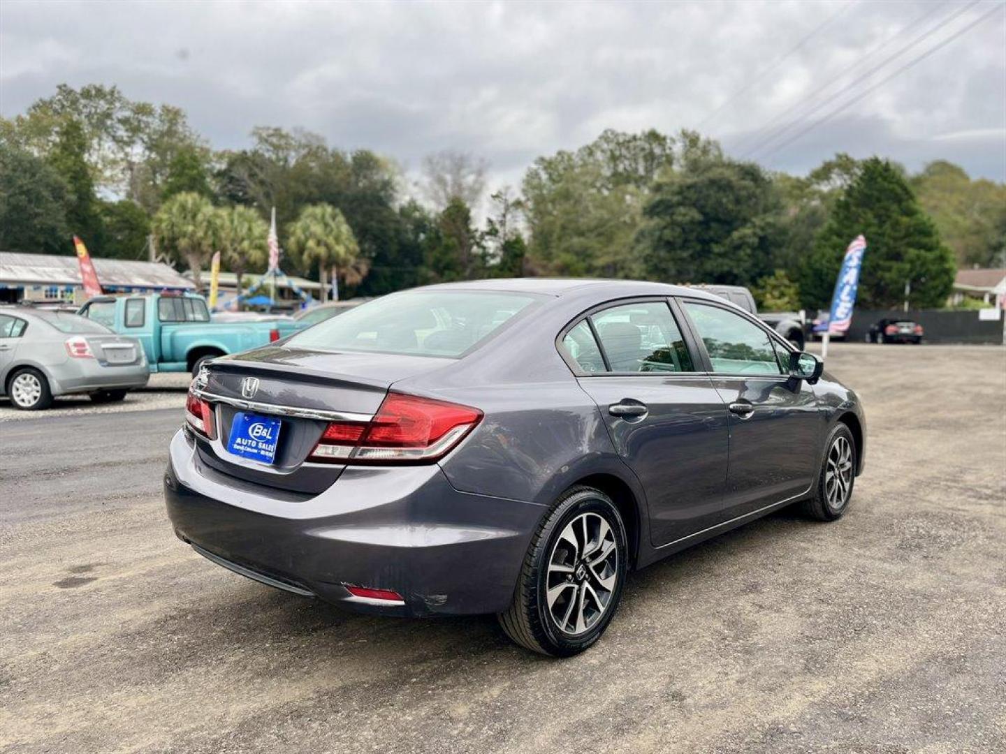 2015 Grey /Black Honda Civic (19XFB2F80FE) with an 1.8l I-4 MPI Sohc 1.8l engine, Automatic transmission, located at 745 East Steele Rd., West Columbia, SC, 29170, (803) 755-9148, 33.927212, -81.148483 - Special Internet Price! 2015 Honda Civic with AM/FM radio, Cruise control, Backup camera, Sunroof, Manual air conditioning, Cloth interior, Keyless entry, Push to start, Powered windows, Powered door locks, Plus more! - Photo#4