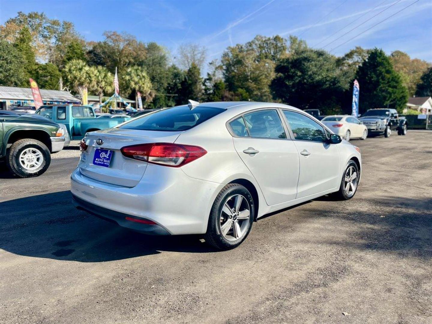 2018 Grey /Grey Kia Forte (3KPFL4A72JE) with an 2.0l I-4 MPI Dohc 2.0l engine, Automatic transmission, located at 745 East Steele Rd., West Columbia, SC, 29170, (803) 755-9148, 33.927212, -81.148483 - Special Internet Price! 2018 Kia Forte with AM/FM radio, Bluetooth, Backup camera, Manual air conditioning, Cruise control, Cloth interior, Powered door locks, Powered windows, Plus more! - Photo#4