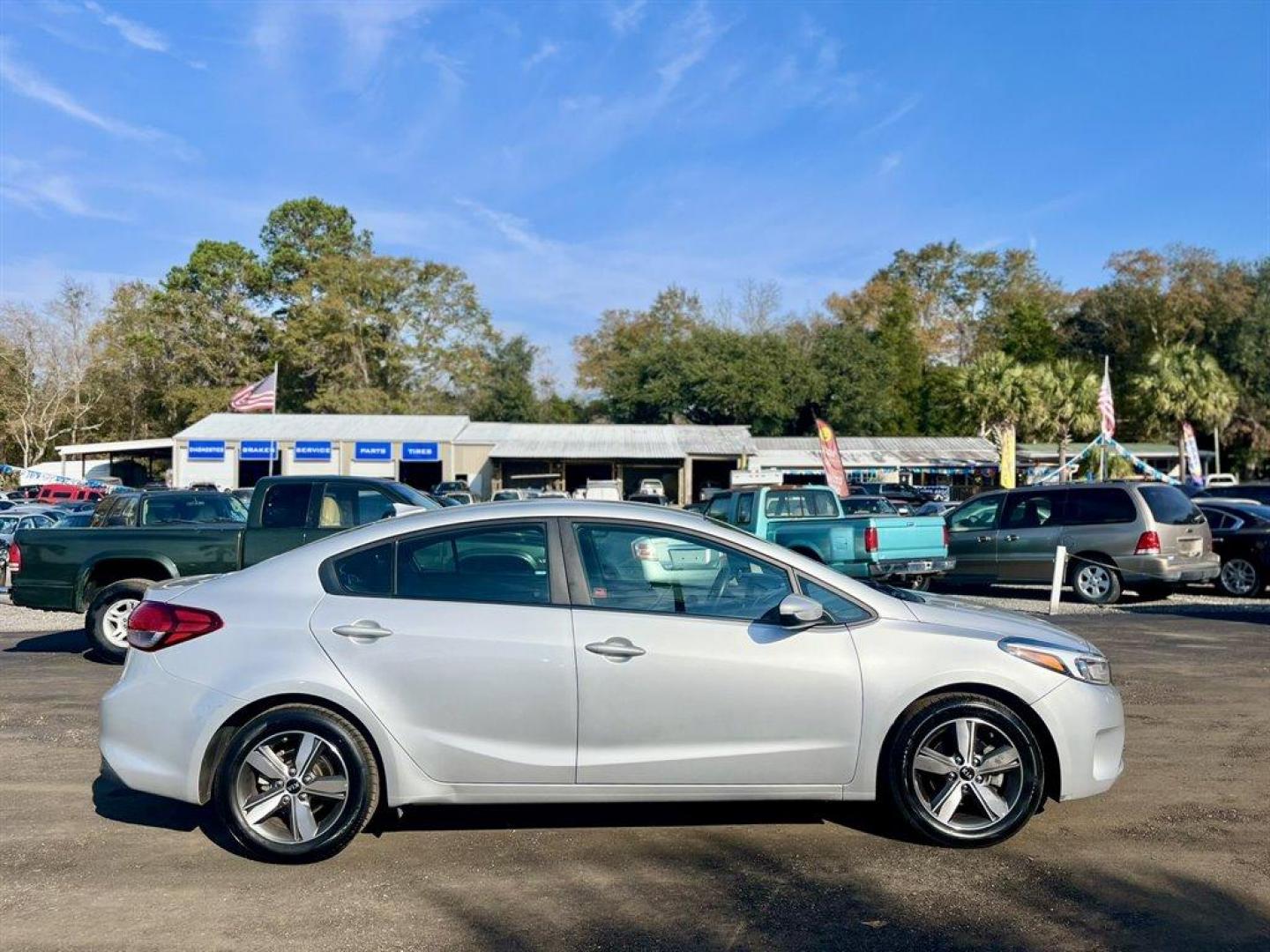 2018 Grey /Grey Kia Forte (3KPFL4A72JE) with an 2.0l I-4 MPI Dohc 2.0l engine, Automatic transmission, located at 745 East Steele Rd., West Columbia, SC, 29170, (803) 755-9148, 33.927212, -81.148483 - Special Internet Price! 2018 Kia Forte with AM/FM radio, Bluetooth, Backup camera, Manual air conditioning, Cruise control, Cloth interior, Powered door locks, Powered windows, Plus more! - Photo#5