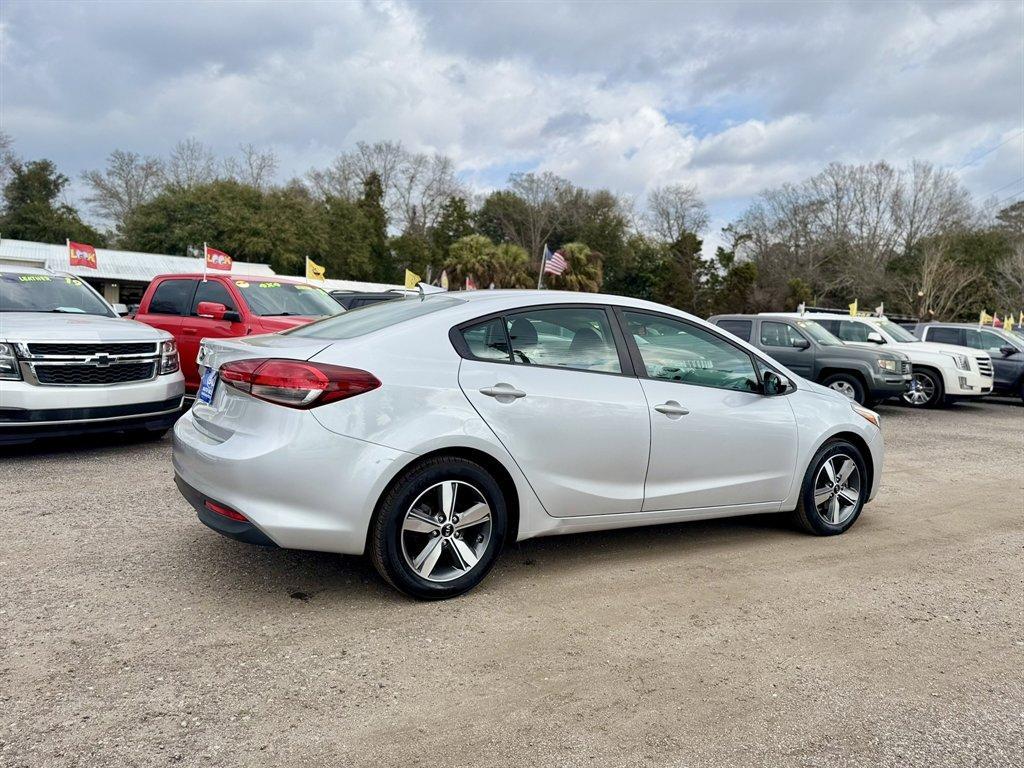 2018 Grey /Grey Kia Forte (3KPFL4A72JE) with an 2.0l I-4 MPI Dohc 2.0l engine, Automatic transmission, located at 745 East Steele Rd., West Columbia, SC, 29170, (803) 755-9148, 33.927212, -81.148483 - Photo#3