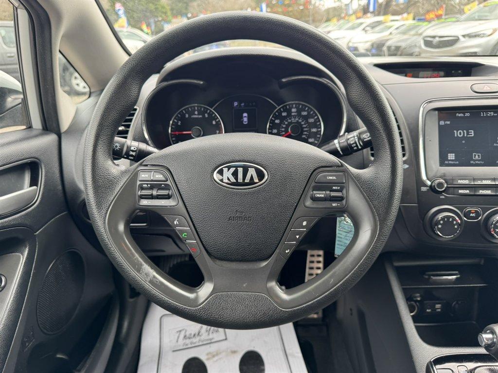 2018 Grey /Grey Kia Forte (3KPFL4A72JE) with an 2.0l I-4 MPI Dohc 2.0l engine, Automatic transmission, located at 745 East Steele Rd., West Columbia, SC, 29170, (803) 755-9148, 33.927212, -81.148483 - Photo#7