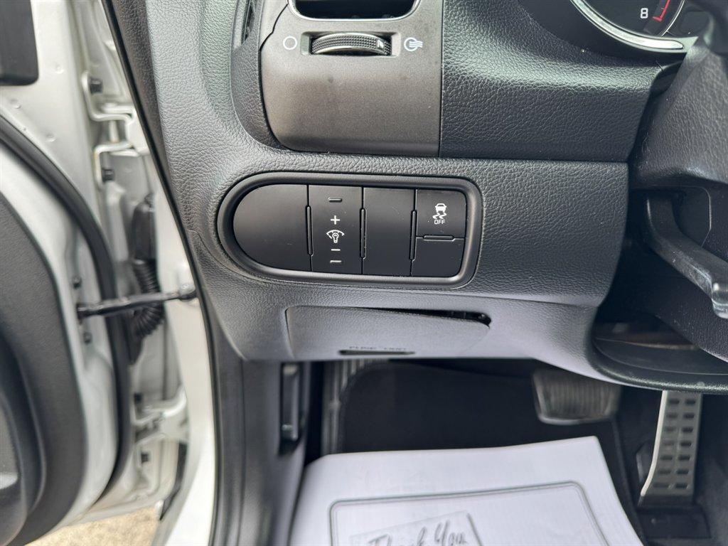 2018 Grey /Grey Kia Forte (3KPFL4A72JE) with an 2.0l I-4 MPI Dohc 2.0l engine, Automatic transmission, located at 745 East Steele Rd., West Columbia, SC, 29170, (803) 755-9148, 33.927212, -81.148483 - Photo#15